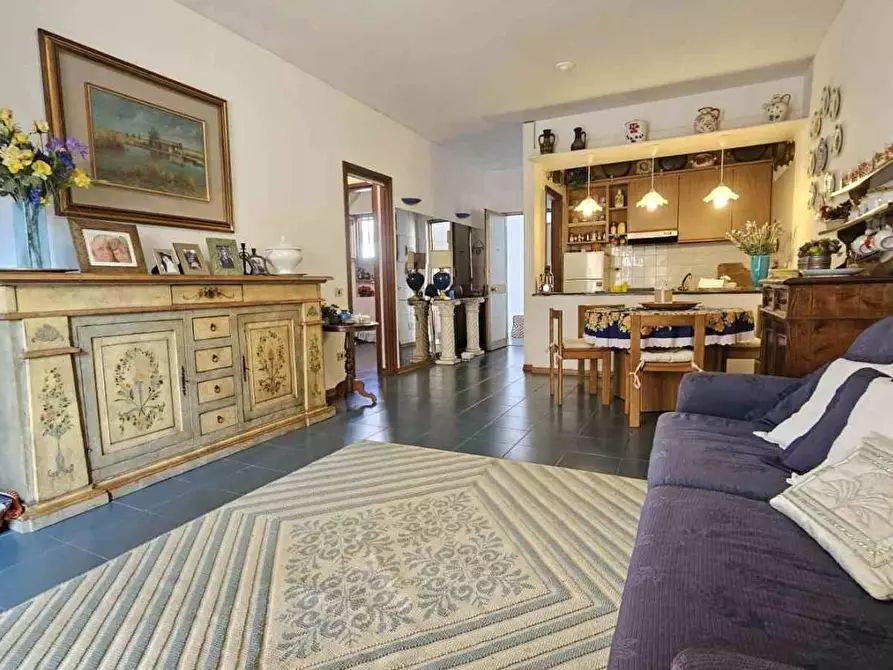 Immagine 5 di Appartamento in vendita  a Massa