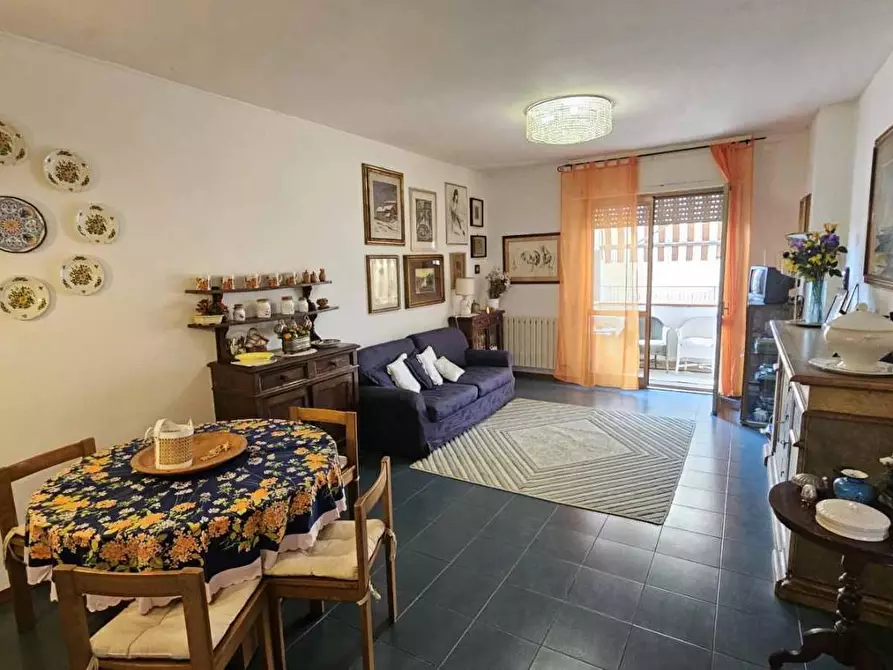 Immagine 4 di Appartamento in vendita  a Massa