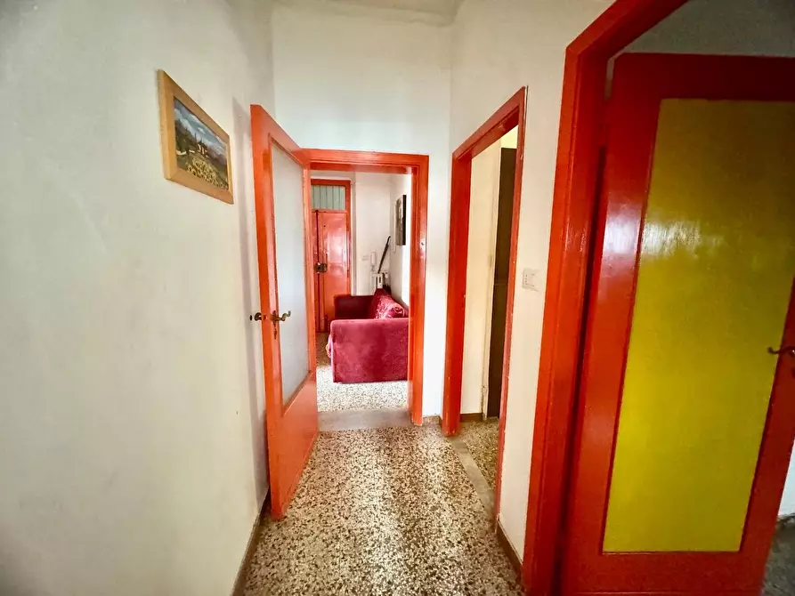 Immagine 16 di Appartamento in vendita  a Siena