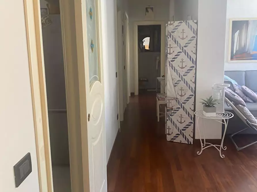 Immagine 33 di Appartamento in vendita  a Viareggio