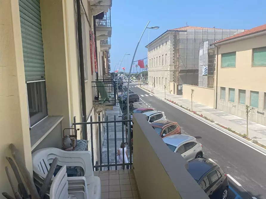 Immagine 21 di Appartamento in vendita  a Viareggio