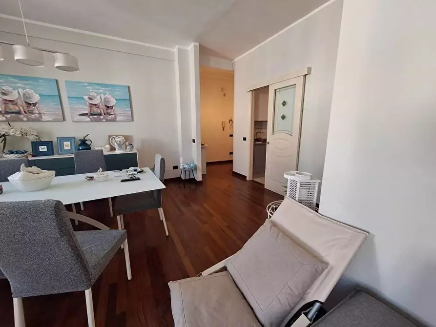 Immagine 10 di Appartamento in vendita  a Viareggio