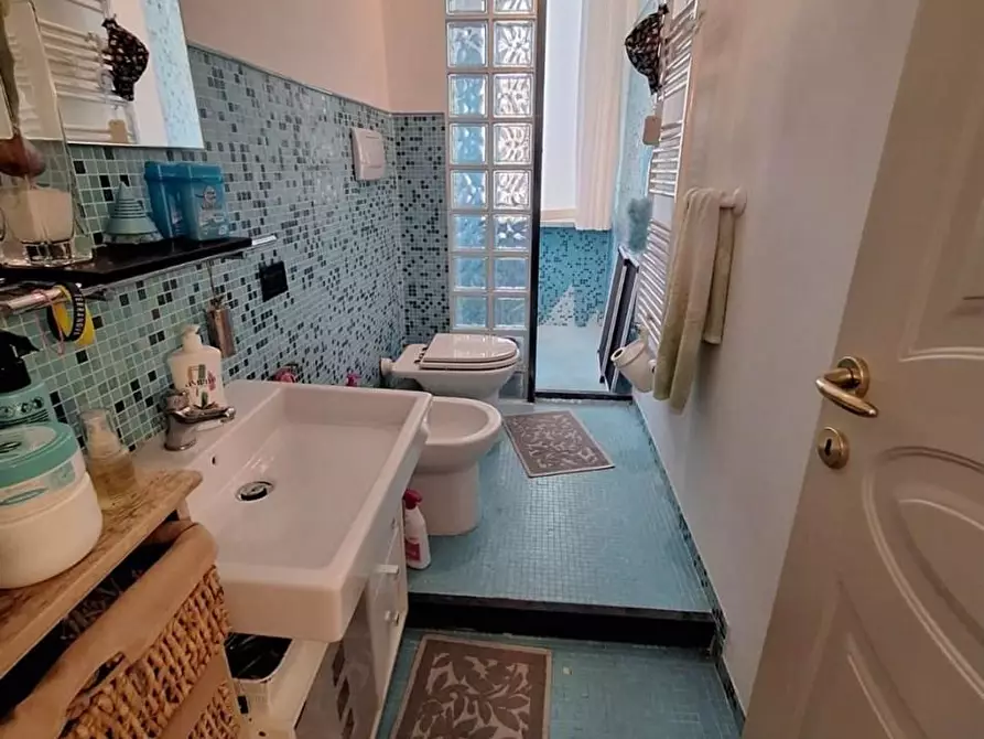 Immagine 18 di Appartamento in vendita  a Viareggio