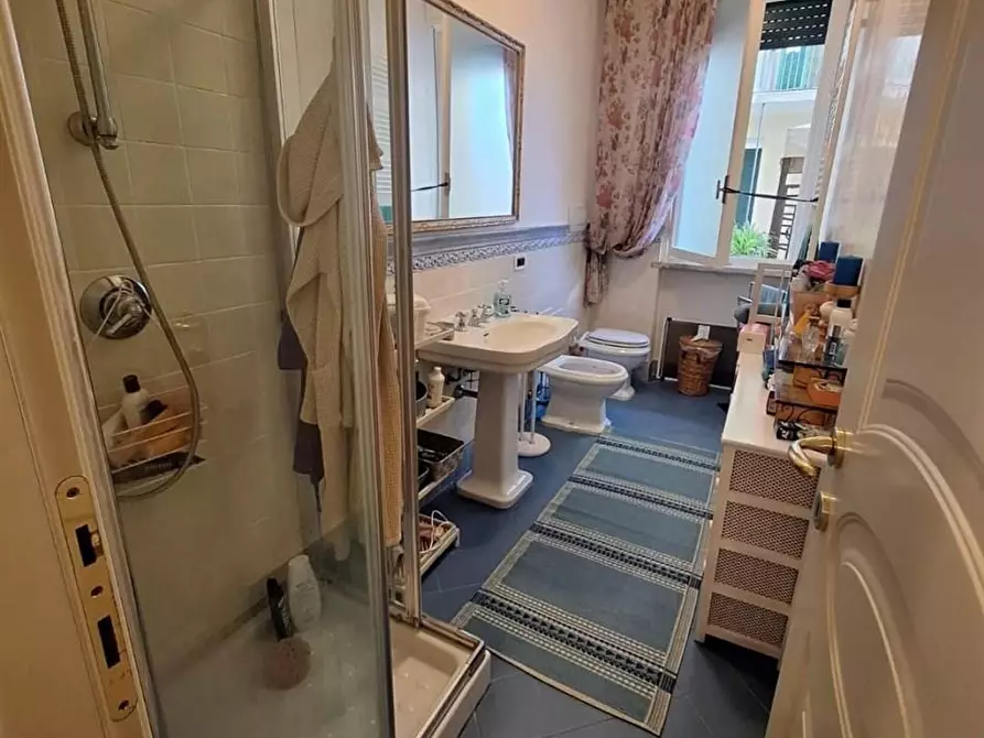 Immagine 19 di Appartamento in vendita  a Viareggio