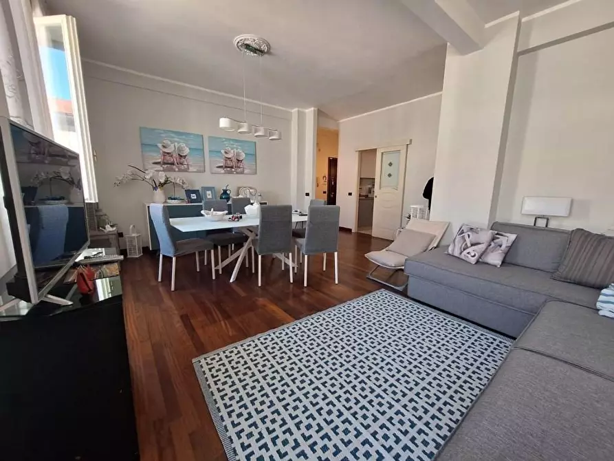 Immagine 5 di Appartamento in vendita  a Viareggio