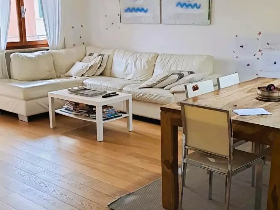 Immagine 1 di Appartamento in vendita  a Carrara