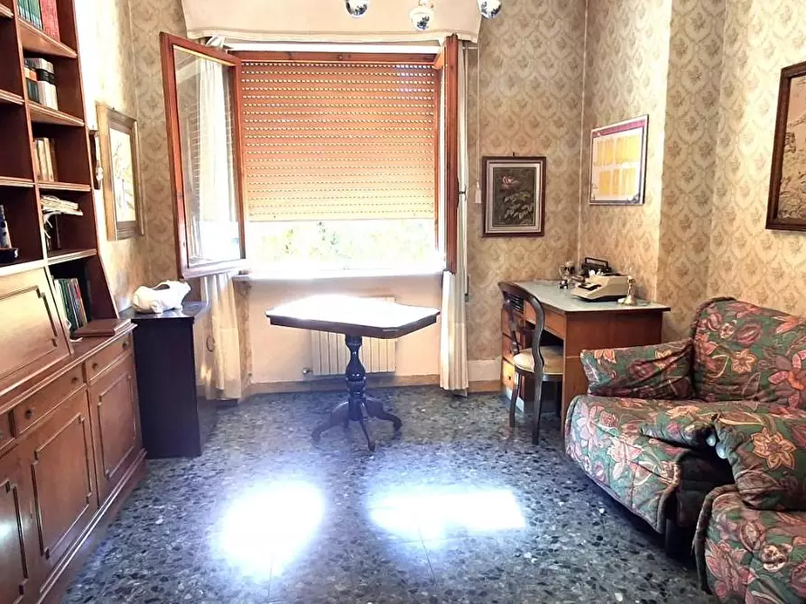 Immagine 3 di Appartamento in vendita  a Lucca