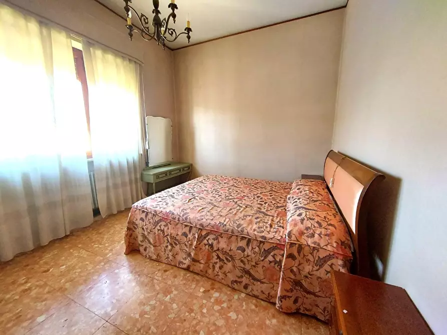 Immagine 23 di Appartamento in vendita  a Lucca