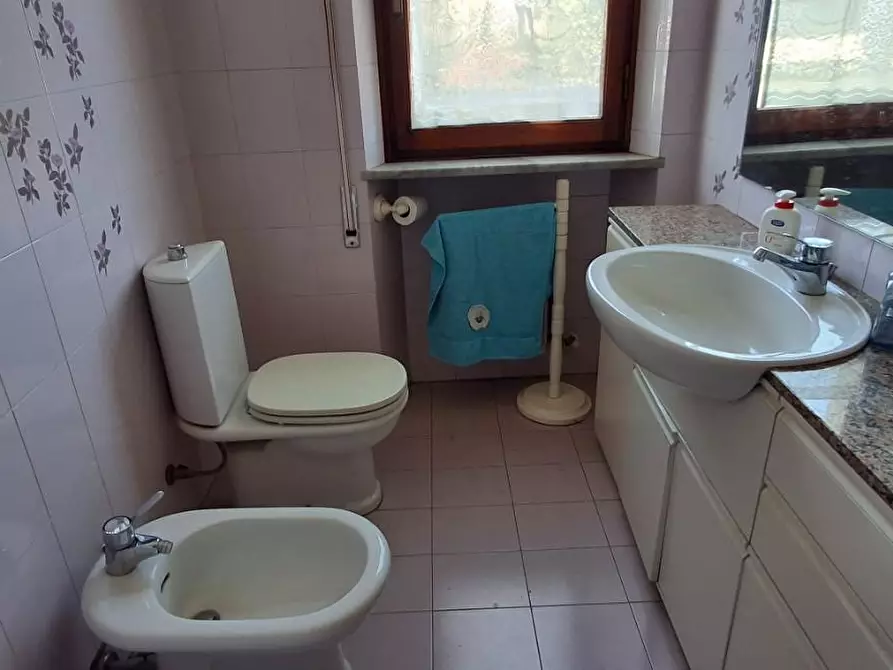 Immagine 17 di Appartamento in vendita  a Lucca