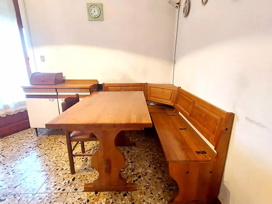 Immagine 27 di Appartamento in vendita  a Lucca