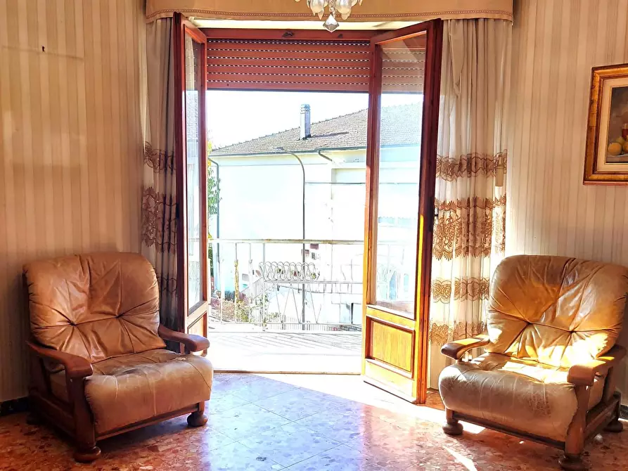 Immagine 2 di Appartamento in vendita  a Lucca