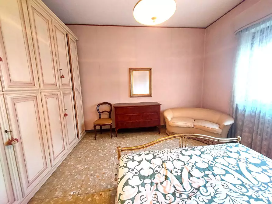 Immagine 22 di Appartamento in vendita  a Lucca