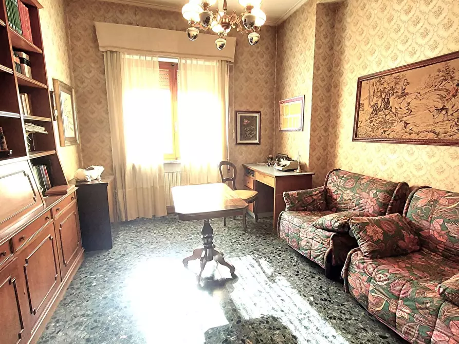 Immagine 28 di Appartamento in vendita  a Lucca