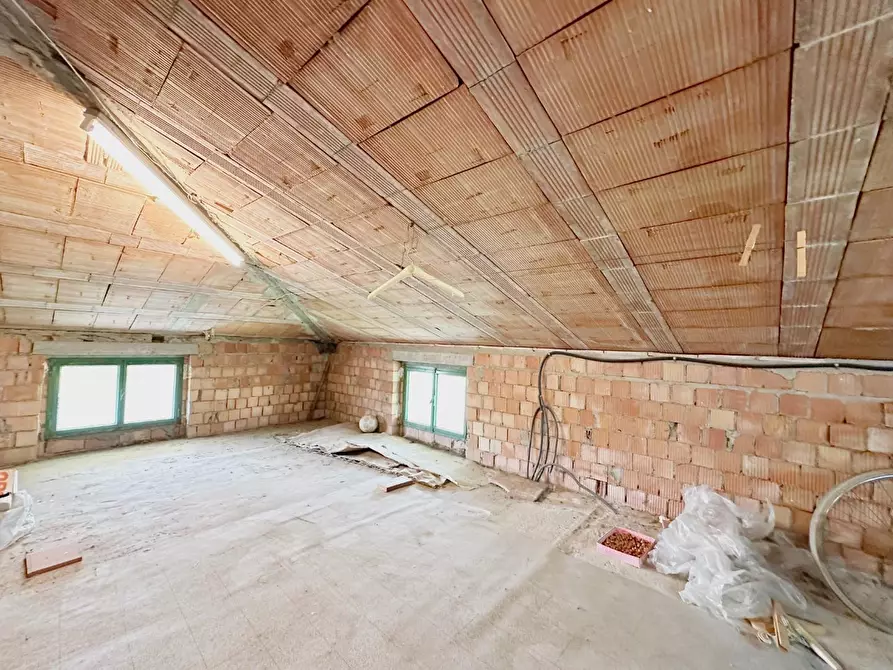 Immagine 18 di Casa indipendente in vendita  a Pescia