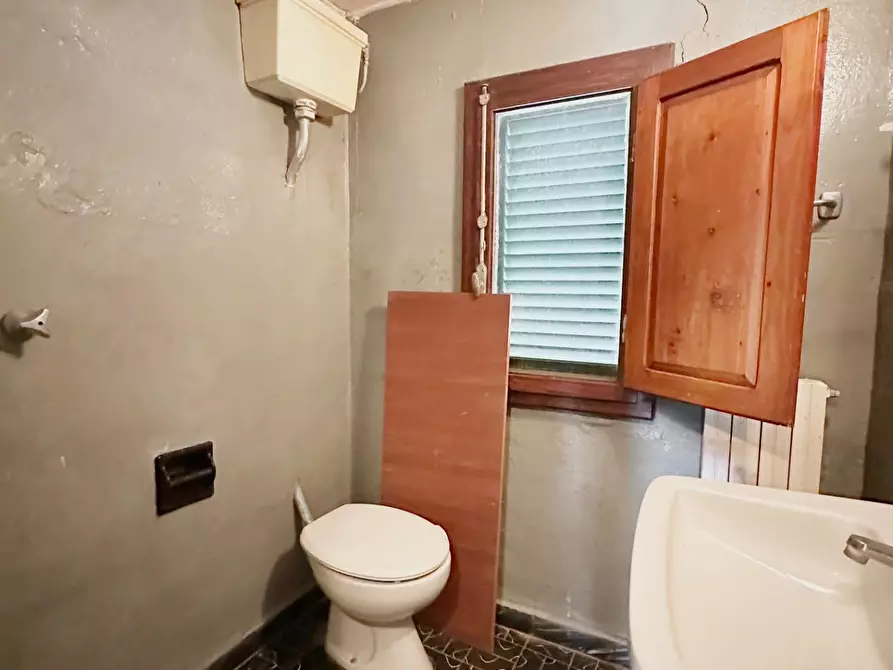 Immagine 8 di Casa indipendente in vendita  a Pescia