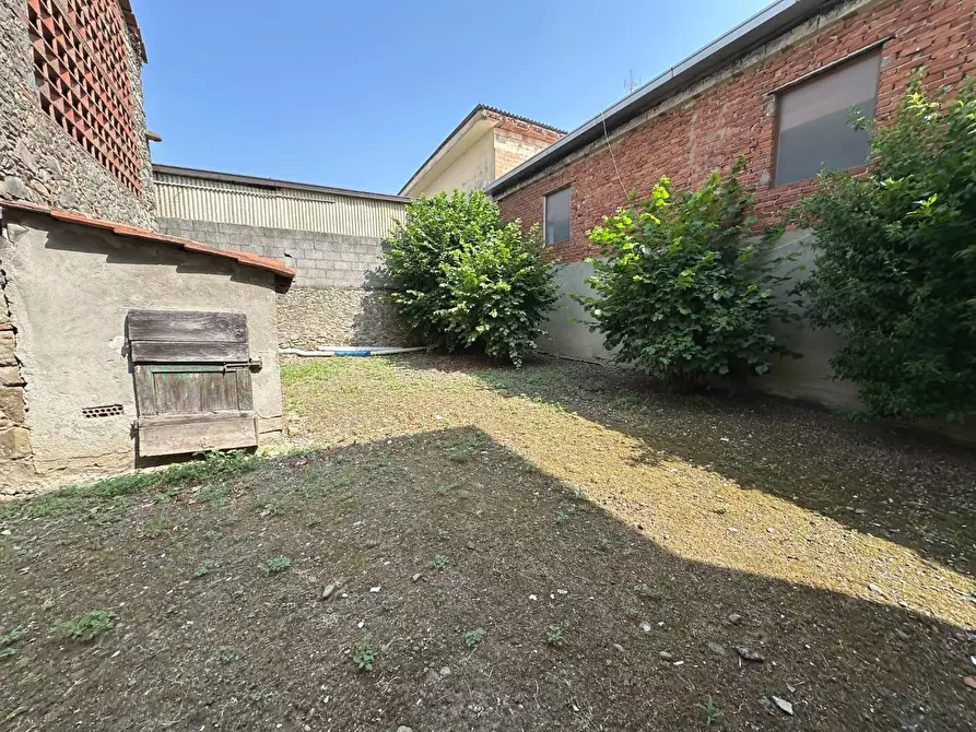 Immagine 22 di Casa indipendente in vendita  a Pescia