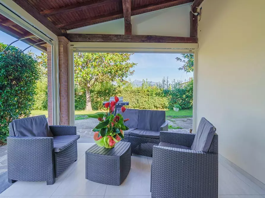 Immagine 8 di Casa indipendente in vendita  a Camaiore