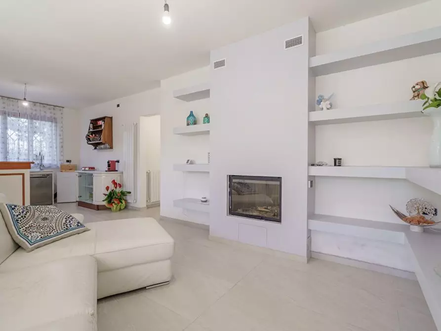 Immagine 16 di Casa indipendente in vendita  a Camaiore