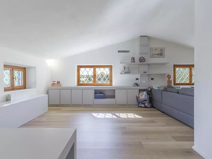 Immagine 45 di Casa indipendente in vendita  a Camaiore