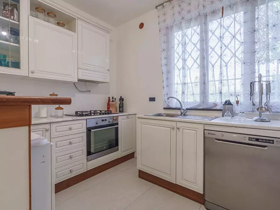 Immagine 24 di Casa indipendente in vendita  a Camaiore