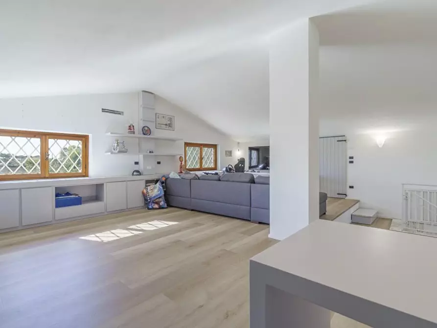 Immagine 47 di Casa indipendente in vendita  a Camaiore