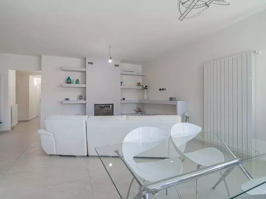 Immagine 14 di Casa indipendente in vendita  a Camaiore