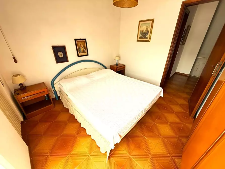 Immagine 10 di Villetta a schiera in vendita  a Massa