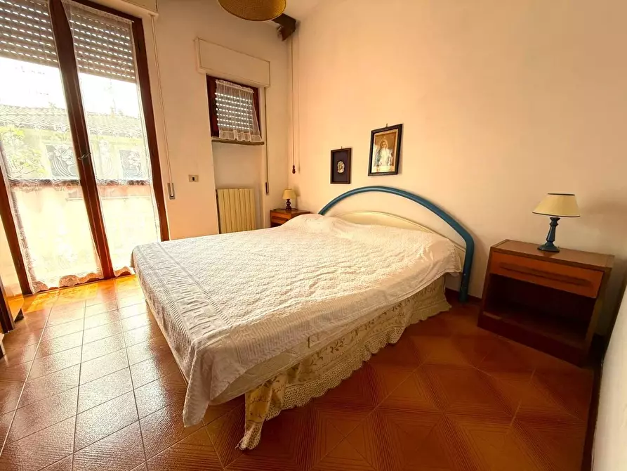 Immagine 9 di Villetta a schiera in vendita  a Massa