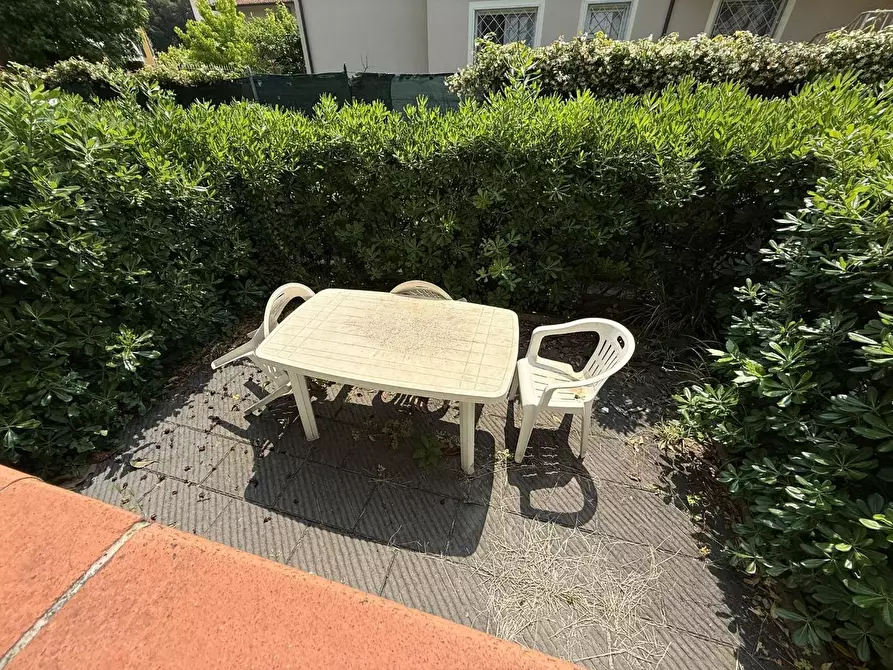 Immagine 7 di Villetta a schiera in vendita  a Massa