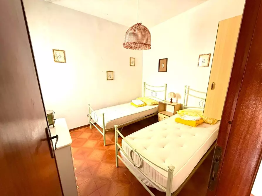 Immagine 12 di Villetta a schiera in vendita  a Massa