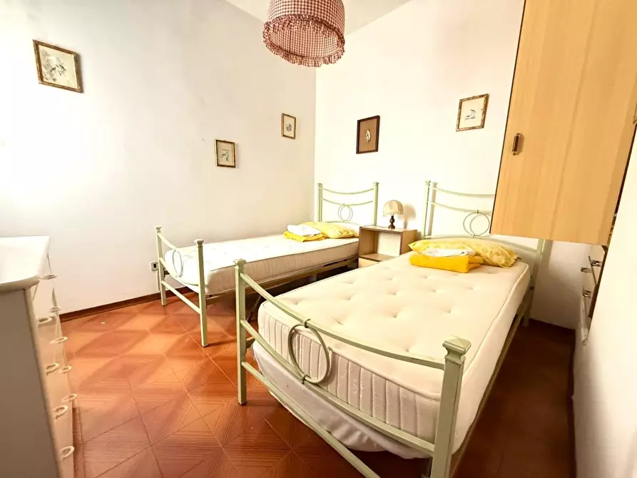 Immagine 11 di Villetta a schiera in vendita  a Massa