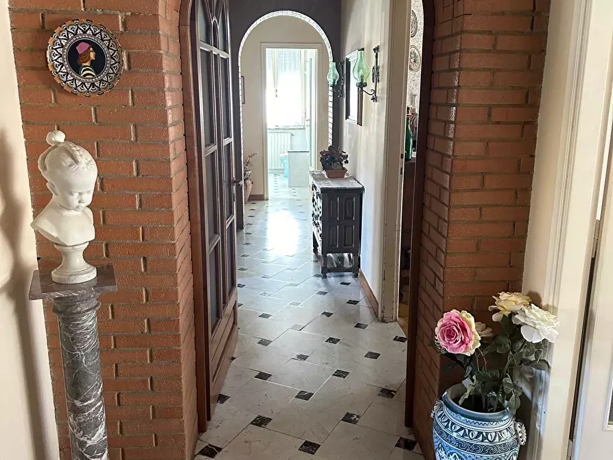 Immagine 8 di Appartamento in vendita  a Massa