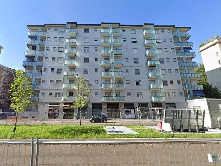 appartamento in vendita a Milano in zona Lorenteggio