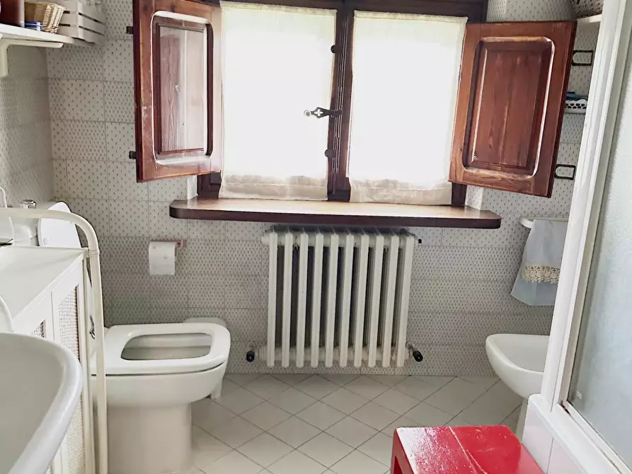 Immagine 24 di Villa in vendita  a Porcari