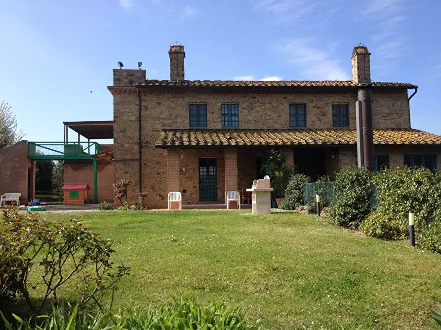 Immagine 1 di Villa in vendita  a Vinci