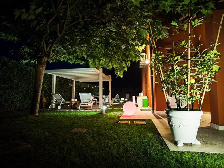 Immagine 11 di Casa colonica in vendita  a Fucecchio