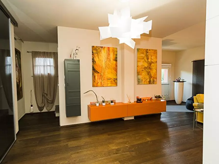 Immagine 6 di Casa colonica in vendita  a Fucecchio