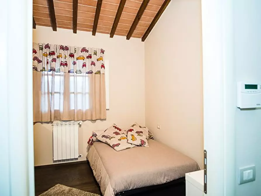 Immagine 9 di Casa colonica in vendita  a Fucecchio