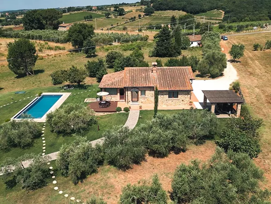 Immagine 52 di Villa in vendita  a Riparbella