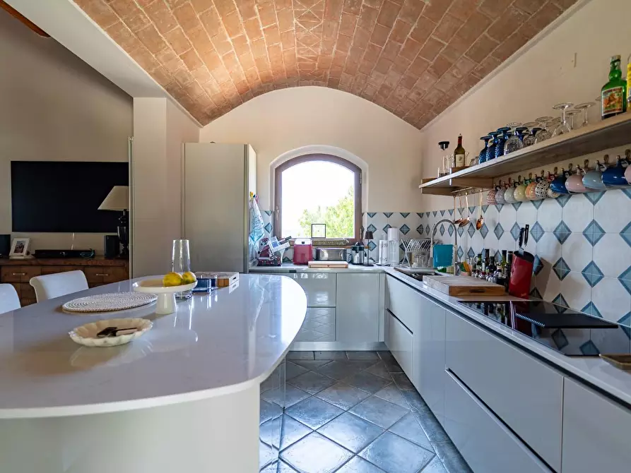 Immagine 37 di Villa in vendita  a Riparbella