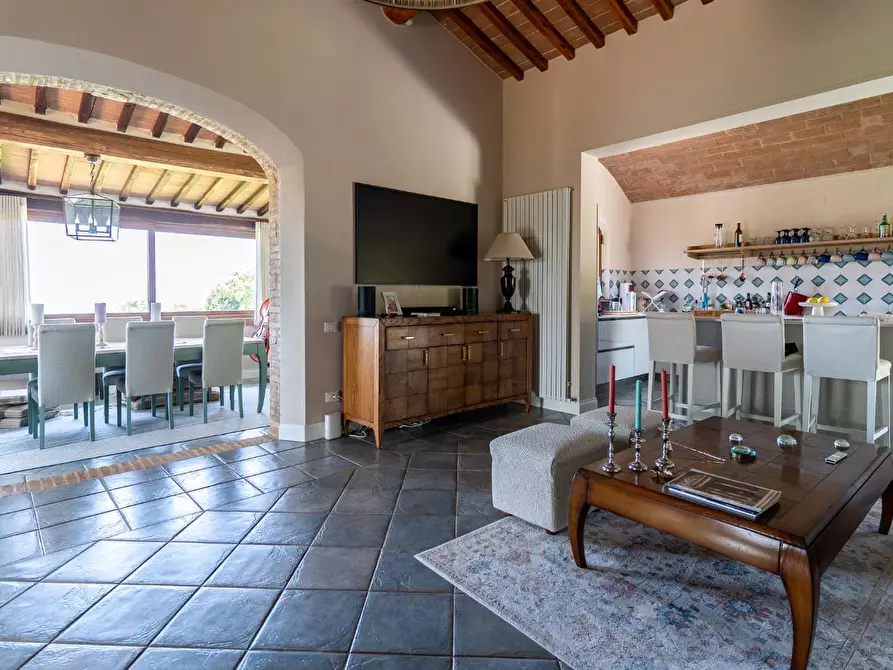 Immagine 27 di Villa in vendita  a Riparbella