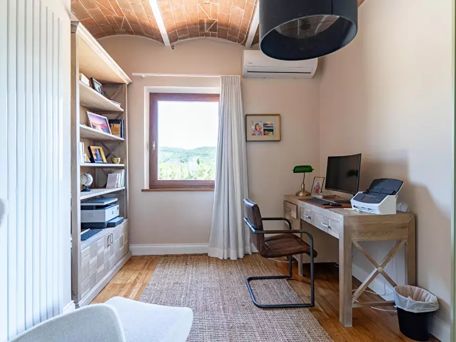 Immagine 41 di Villa in vendita  a Riparbella