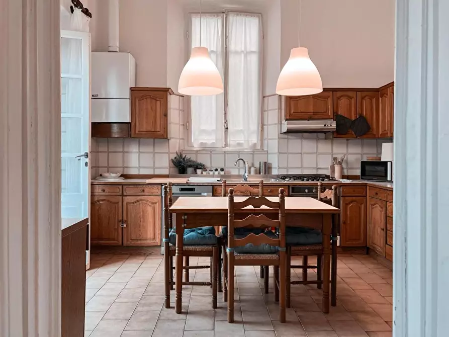 Immagine 7 di Appartamento in affitto  a Carrara