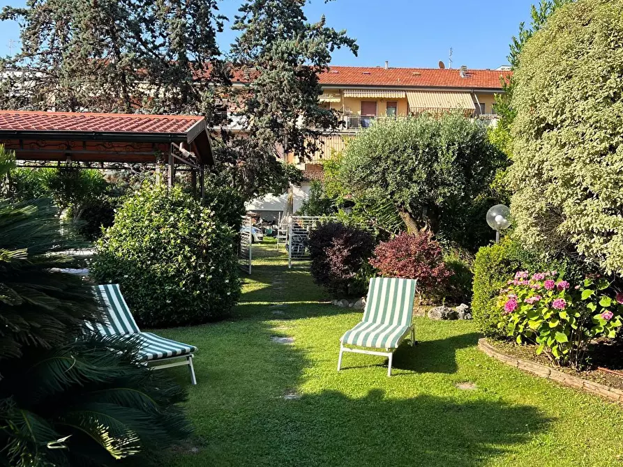 Immagine 25 di Appartamento in affitto  a Carrara