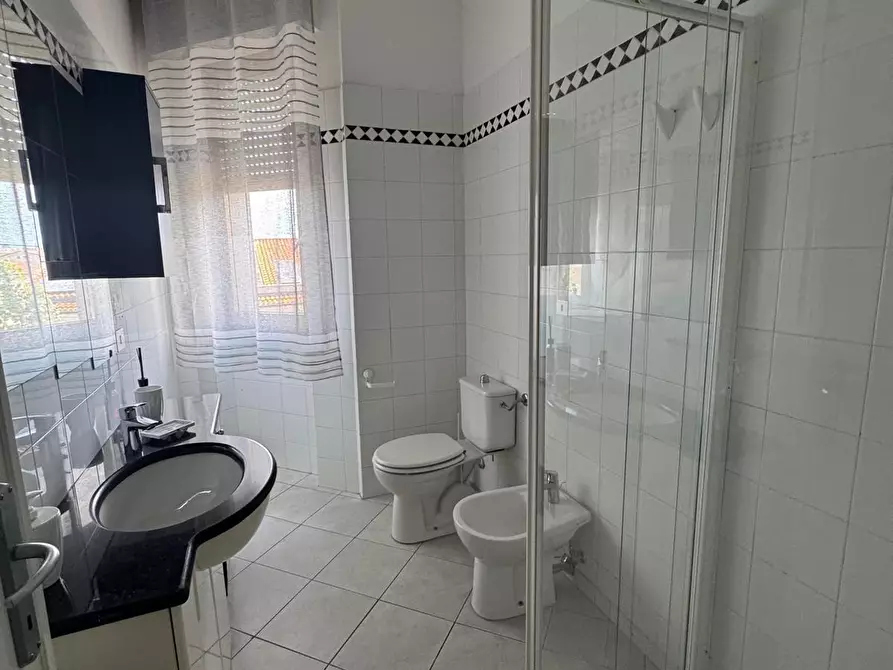 Immagine 11 di Appartamento in affitto  a Massa