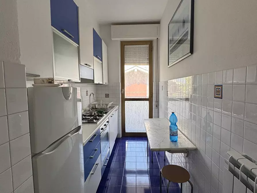 Immagine 5 di Appartamento in affitto  a Massa