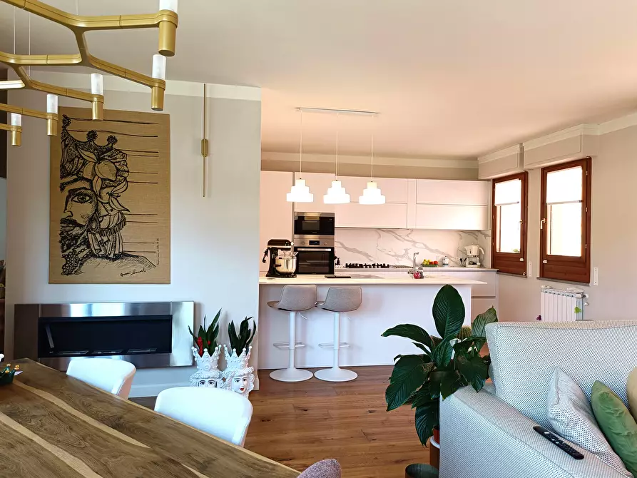 Immagine 6 di Mansarda in vendita  a Capraia E Limite