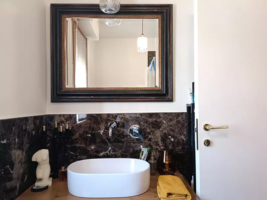 Immagine 35 di Mansarda in vendita  a Capraia E Limite