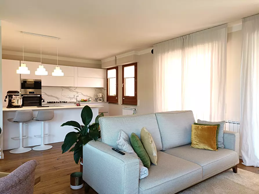 Immagine 8 di Mansarda in vendita  a Capraia E Limite