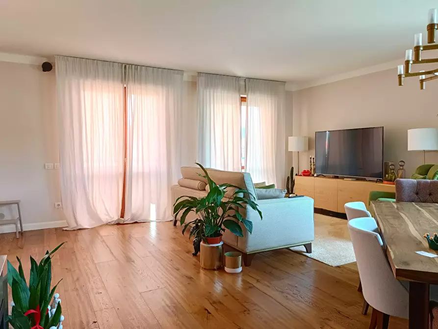 Immagine 5 di Mansarda in vendita  a Capraia E Limite